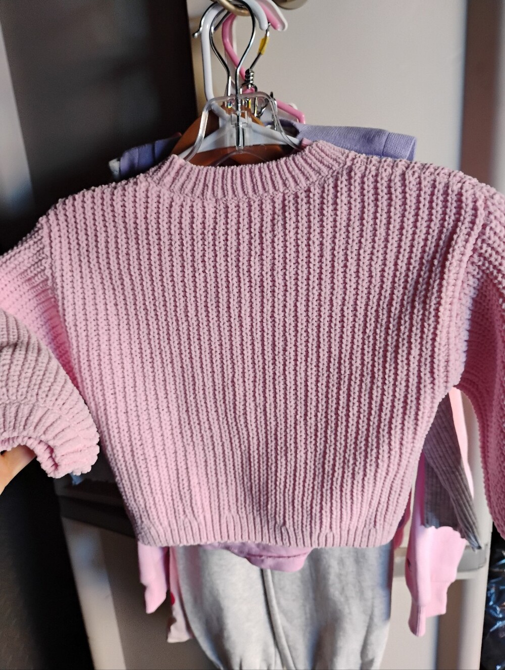 ๐ฉทH&M ๐ Sweater Size 3-4 - Picture 3 of 3